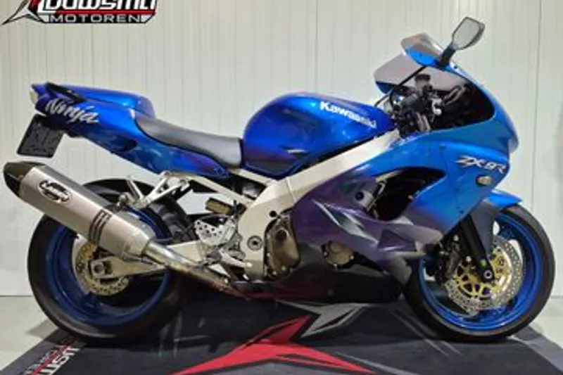 Kawasaki ZX-9R (2000)