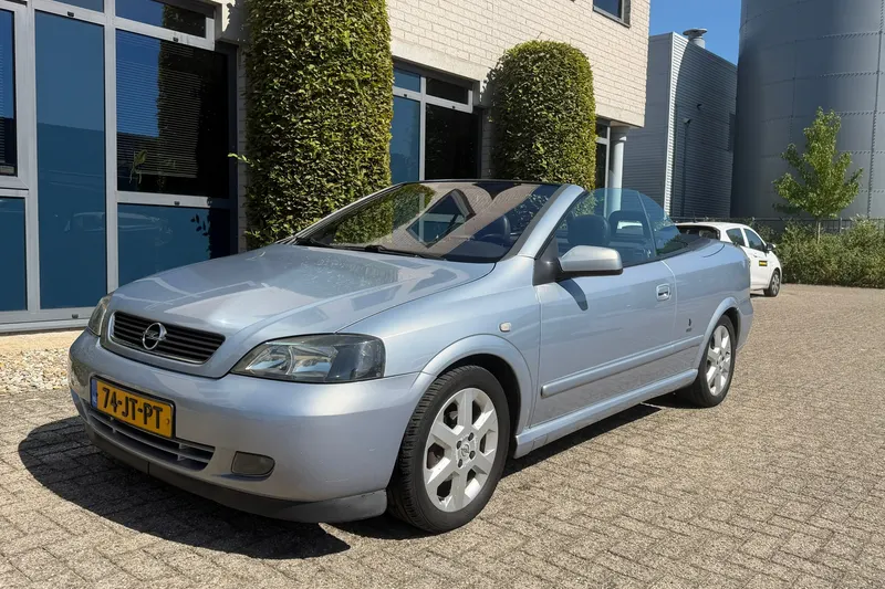 Opel Astra (2002)
