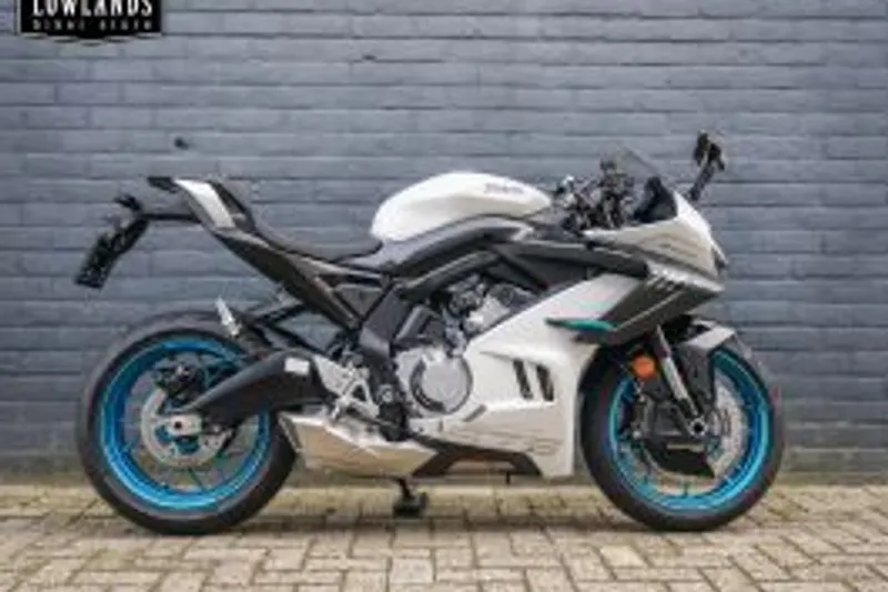 CFMoto 675SR-R (2026)