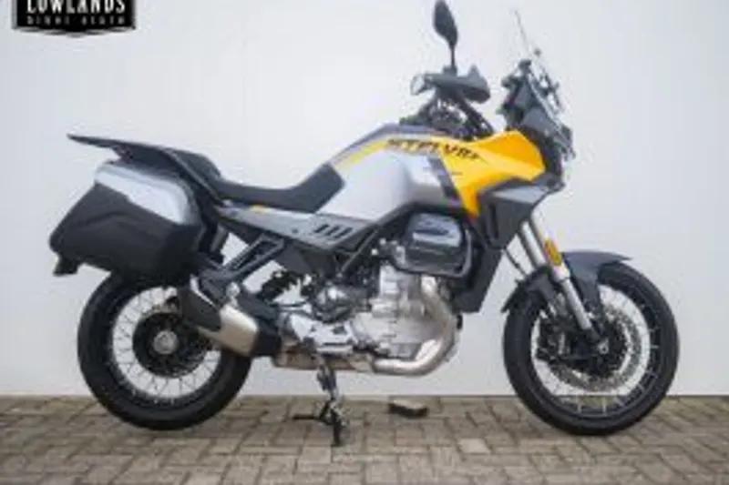 Moto Guzzi Stelvio 1000 (2024)