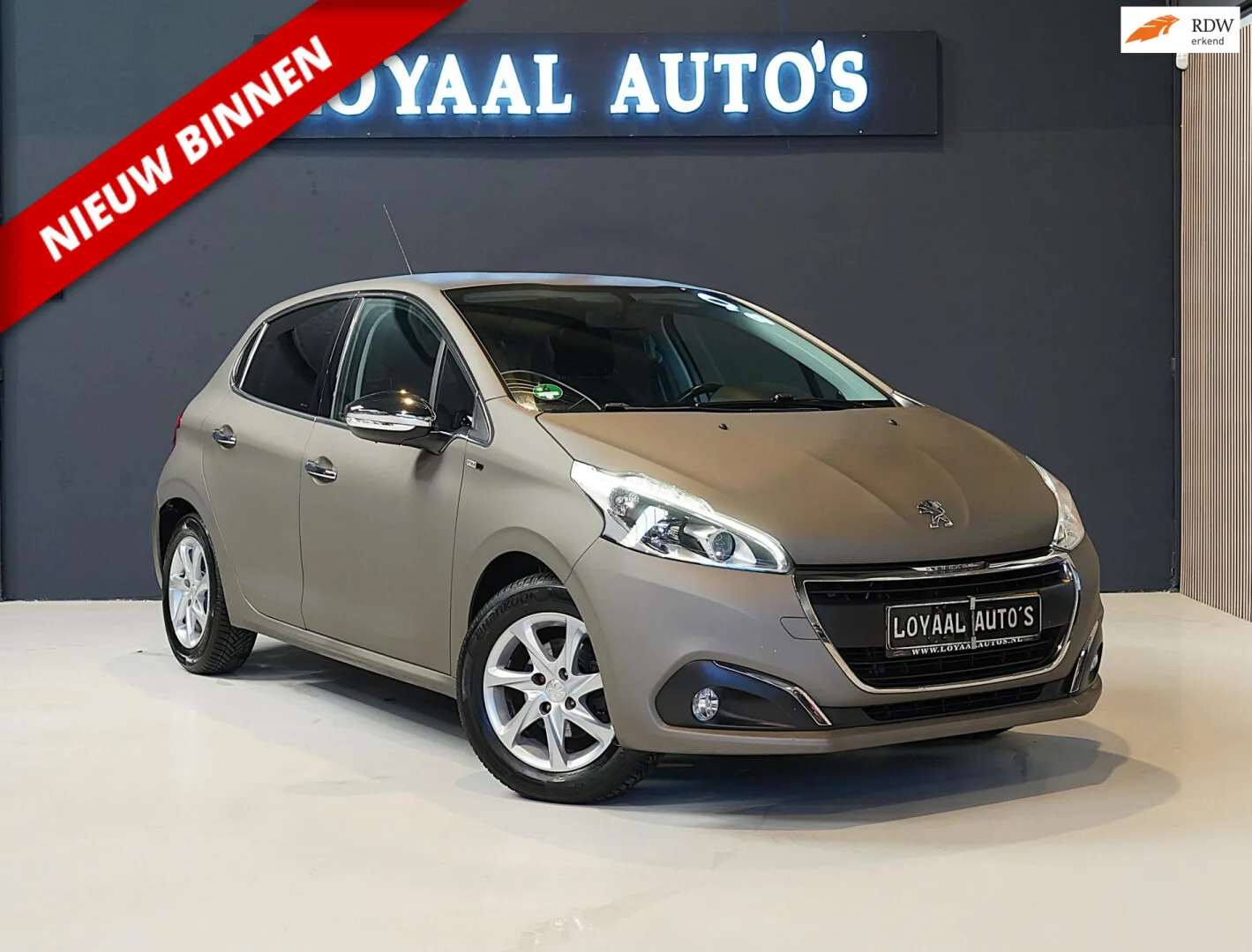 Peugeot 208 (2016) — foto 1