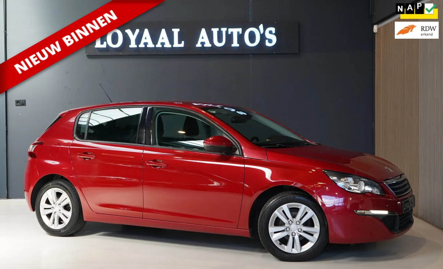 Peugeot 308 (2014) — foto 1