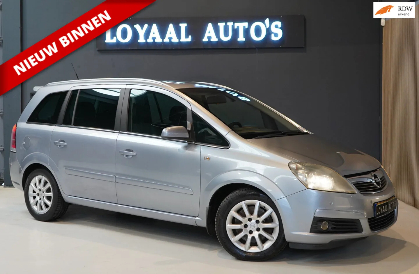 Opel Zafira (2008) — foto 1