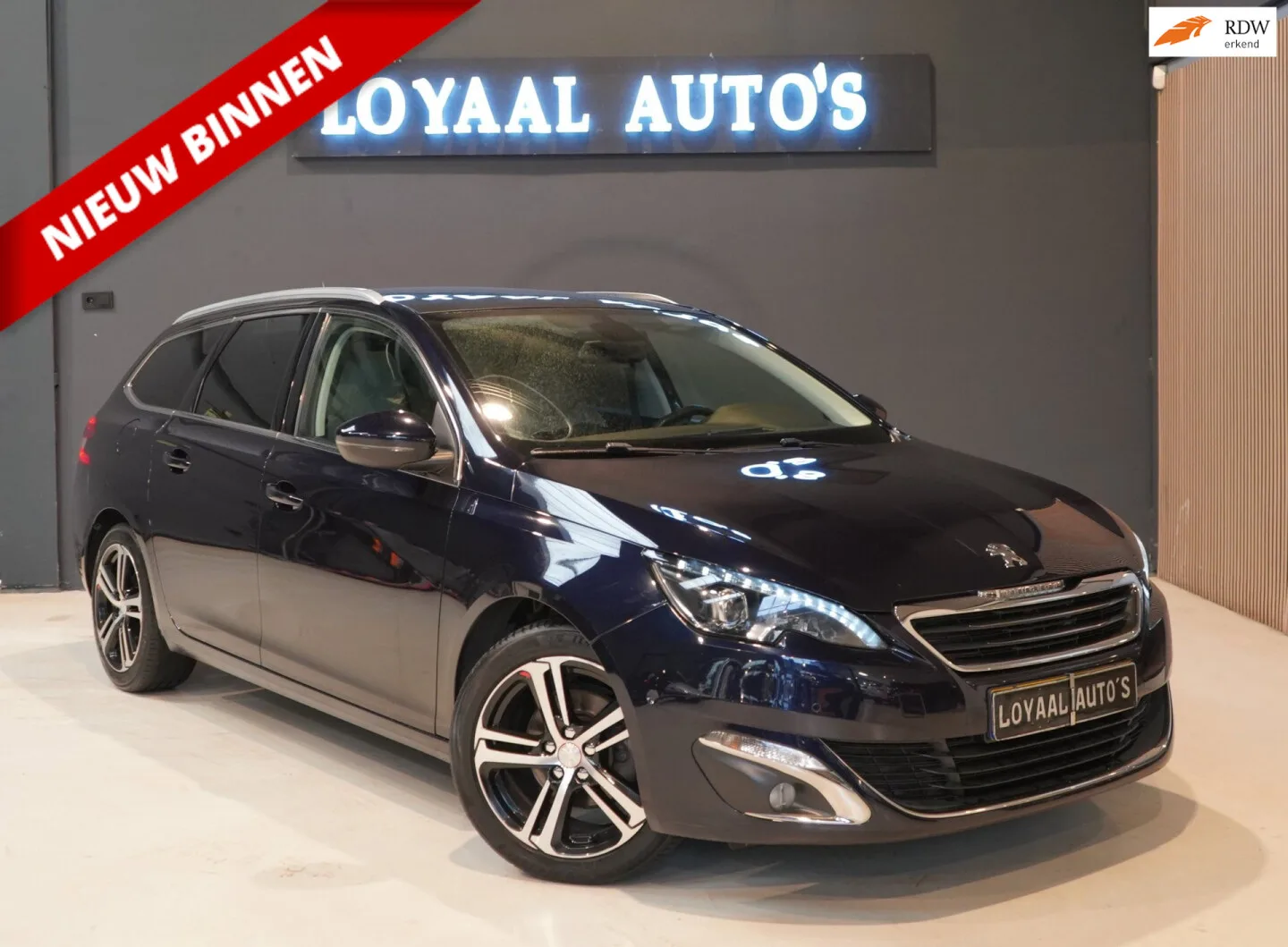 Peugeot 308 (2016) — foto 1