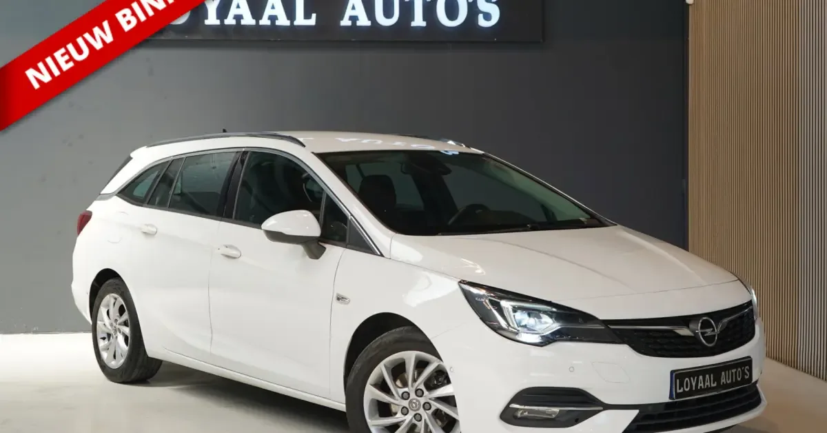 Opel Astra (2020) — foto 1