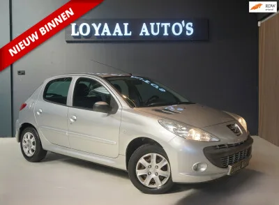 Peugeot 206 (2026) — foto 1
