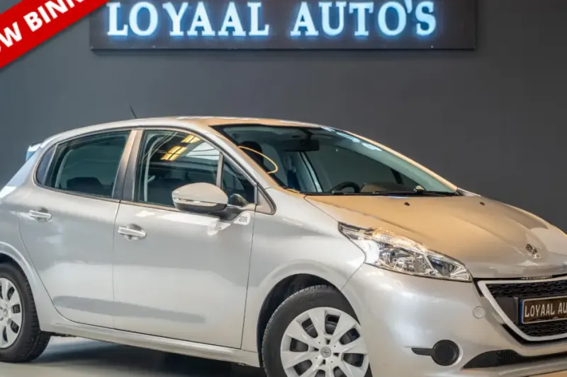 Peugeot 208 (2015)