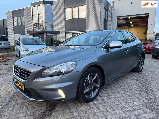 Volvo V40 (2014) — foto 1