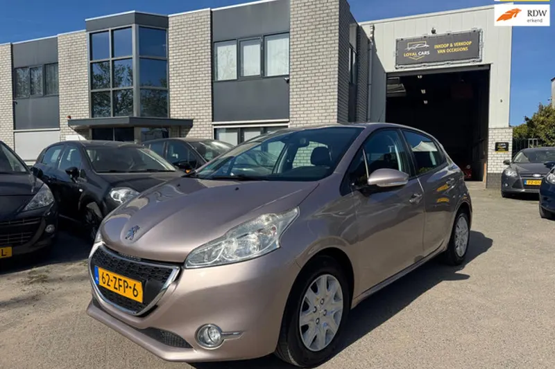 Peugeot 208 (2012)