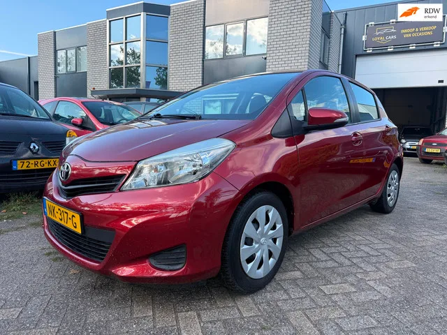 Toyota Yaris (2012) — foto 1