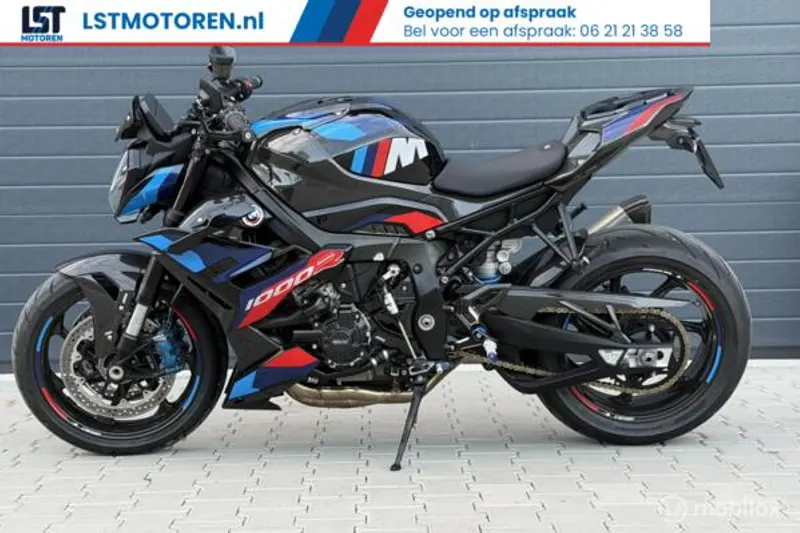 BMW M 1000 R (2023)