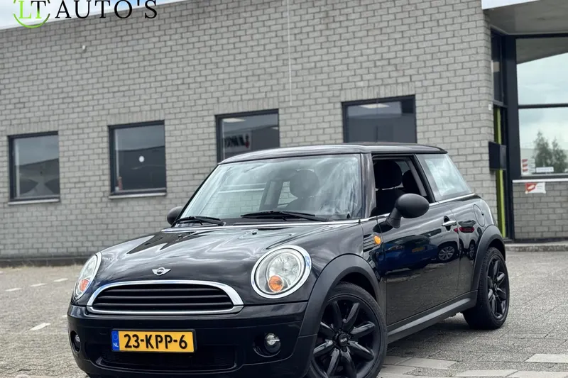 MINI One (2010)