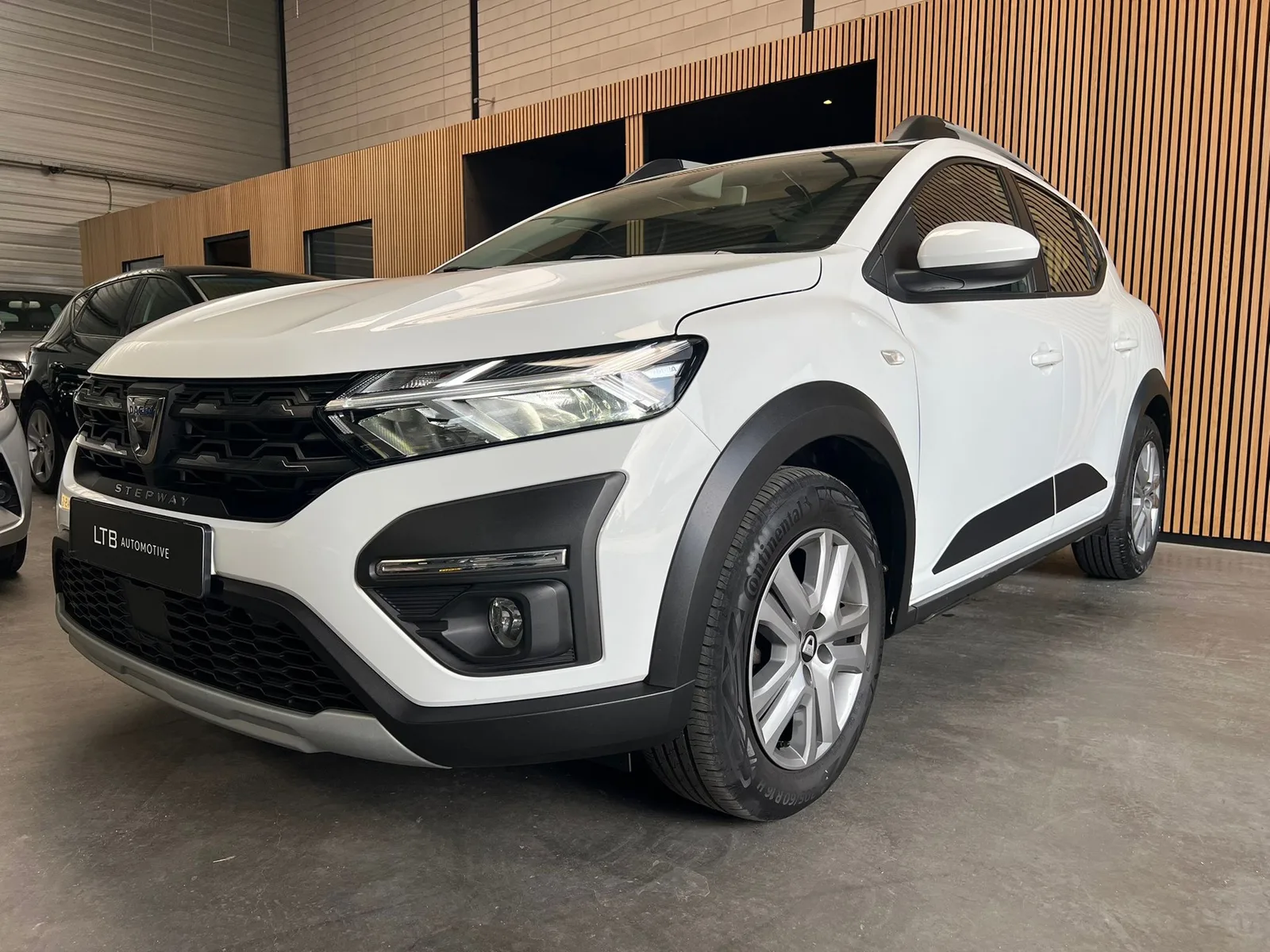 Dacia Sandero Stepway (2022) — foto 1