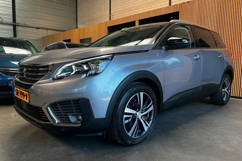 Peugeot 5008 (2017)