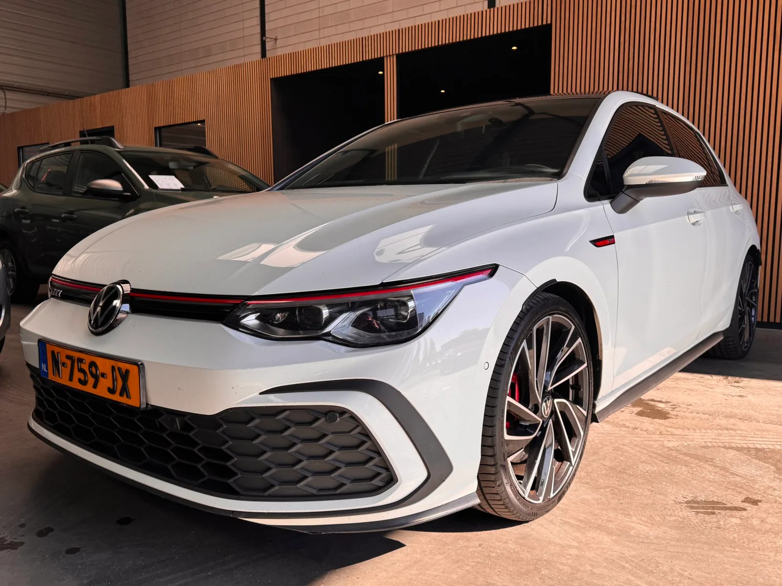 Volkswagen Golf (2021) — foto 1