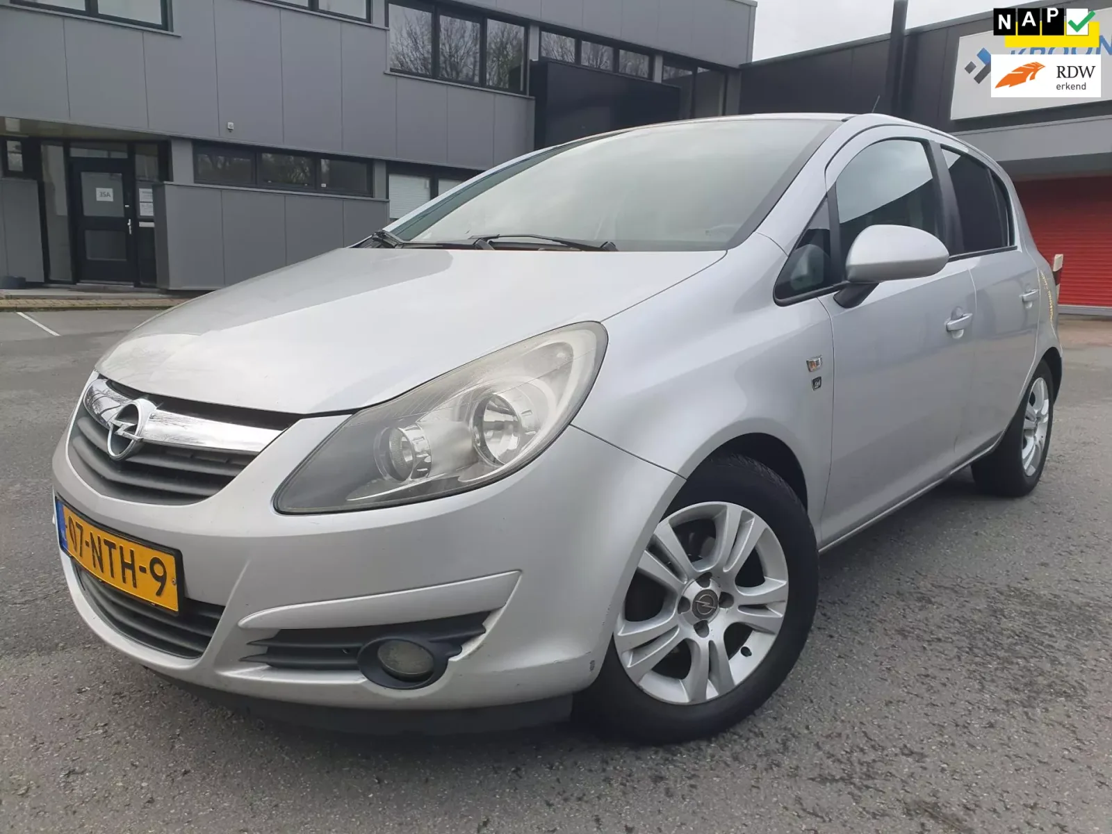Opel Corsa (2010) — foto 1
