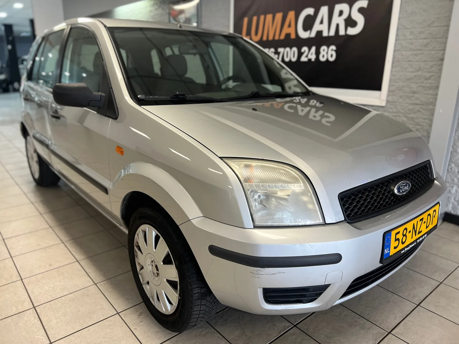 Ford Fusion (2004) — foto 1