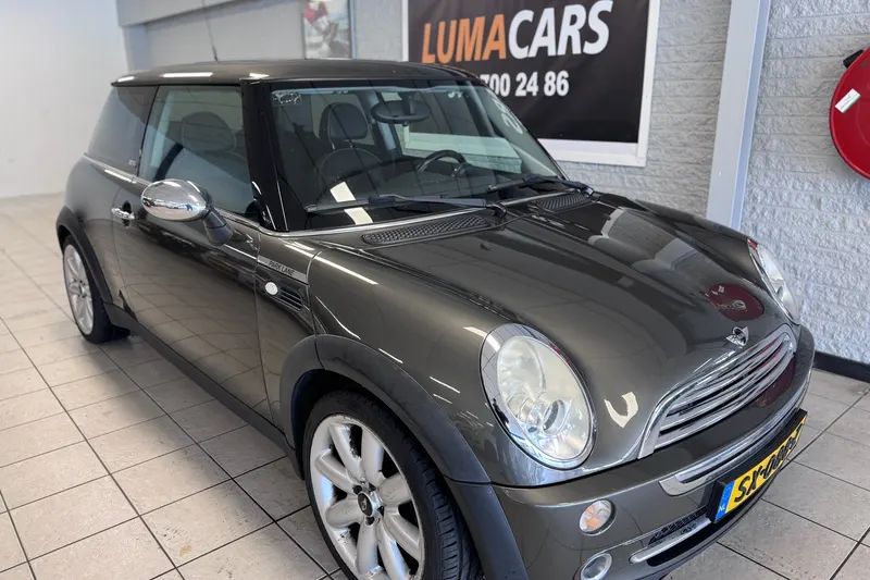 MINI Cooper (2006)
