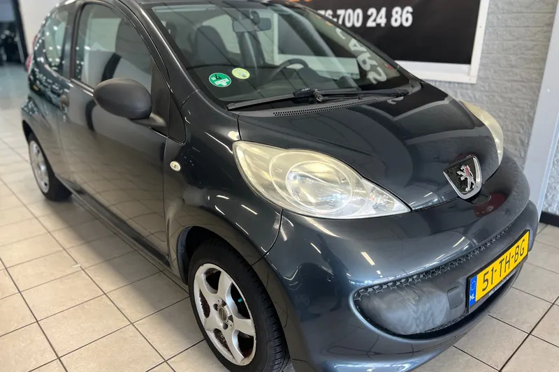 Peugeot 107 (2006)