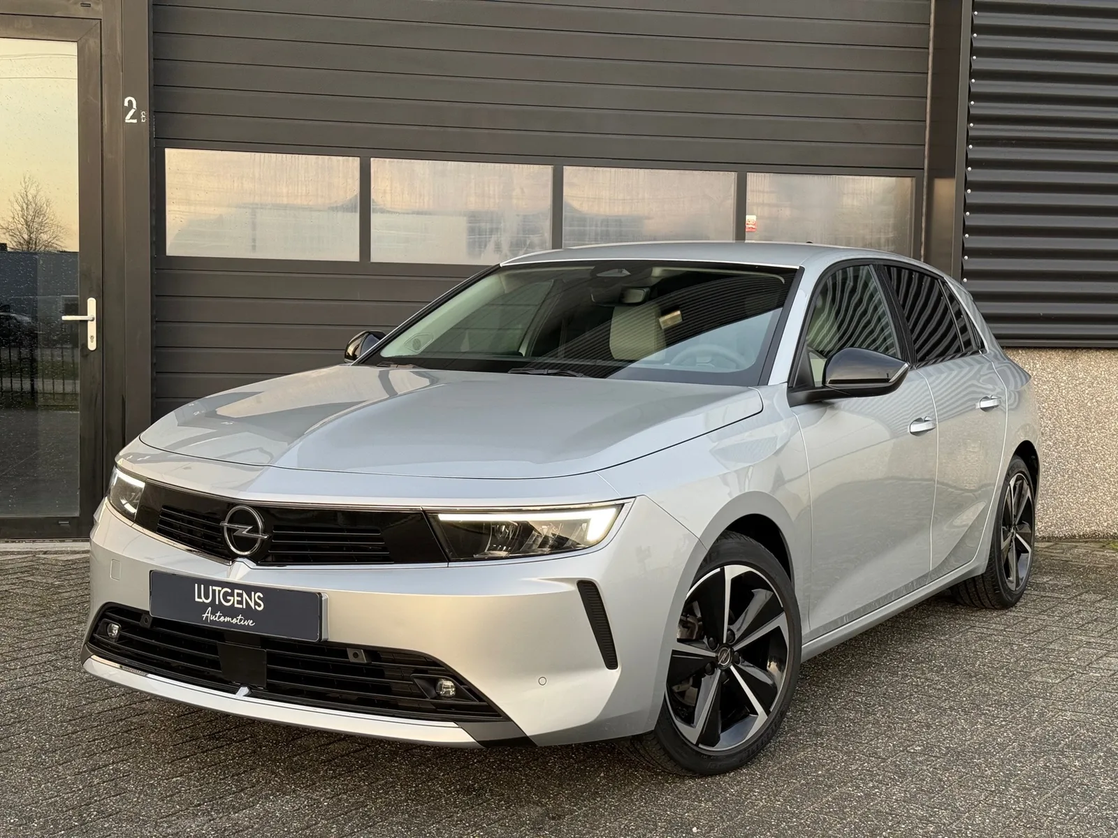 Opel Astra (2023) — foto 1