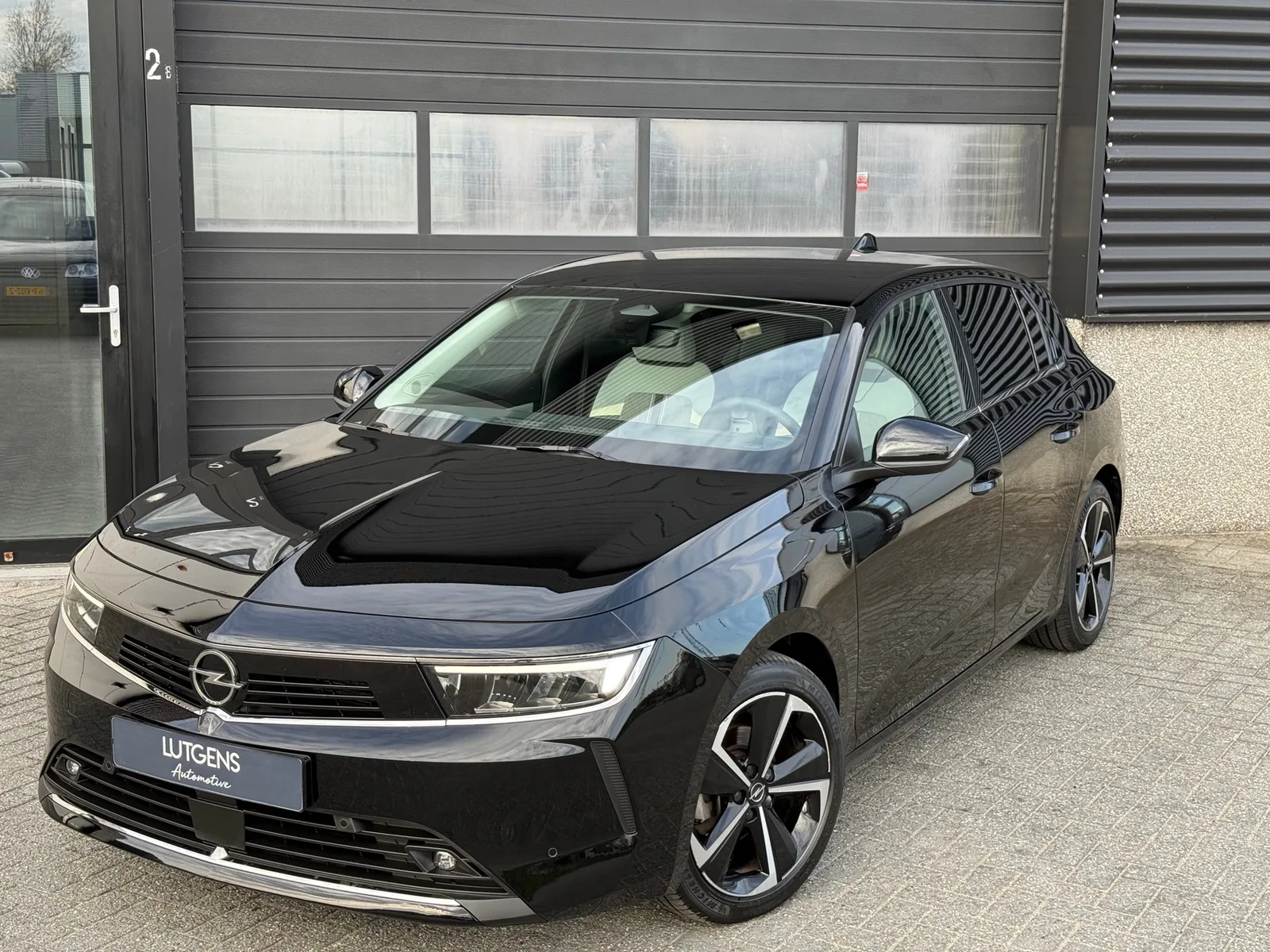 Opel Astra (2023) — foto 1