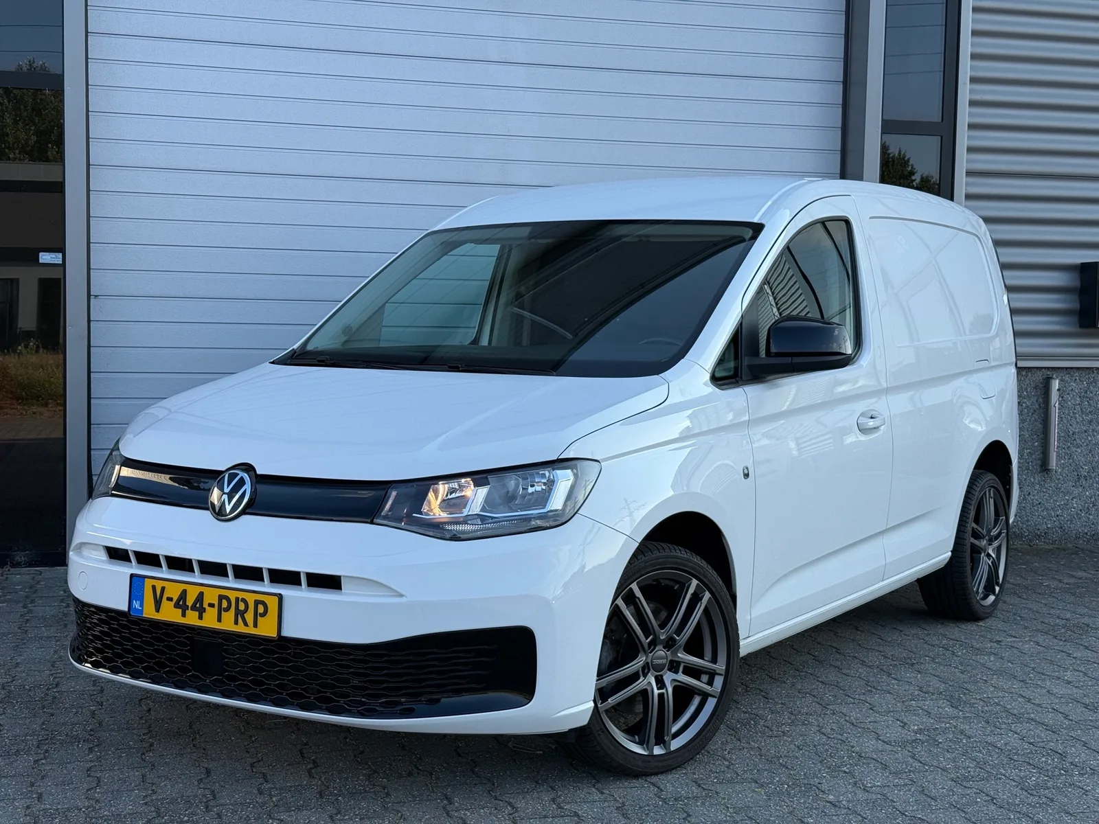 Volkswagen Caddy (2022) — foto 1