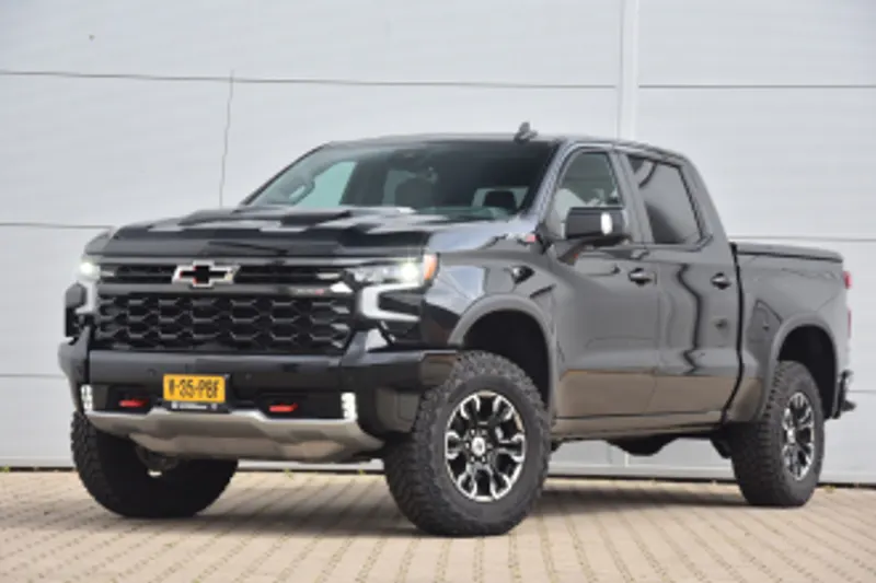 Chevrolet Silverado (2024)