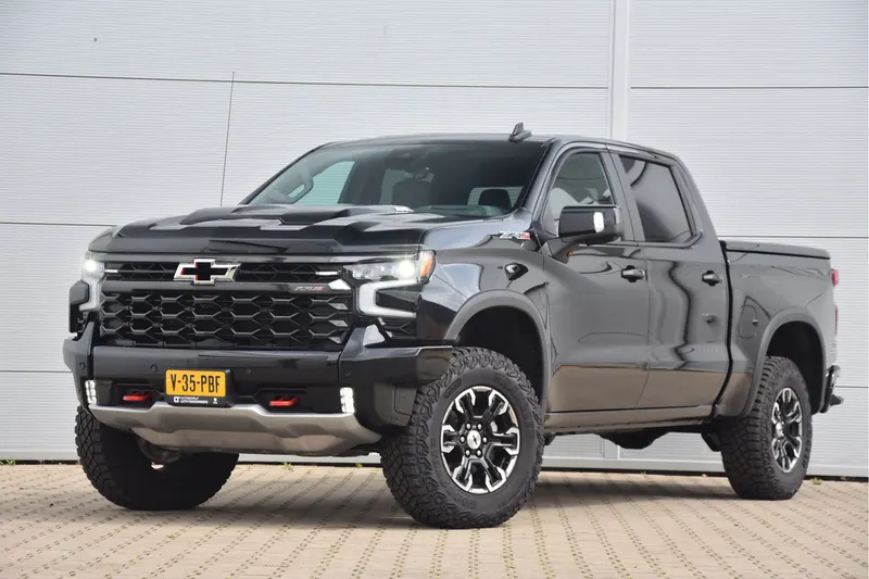 Chevrolet Silverado (2024)
