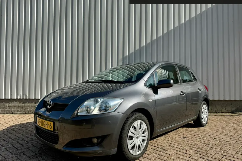 Toyota Auris (2008)