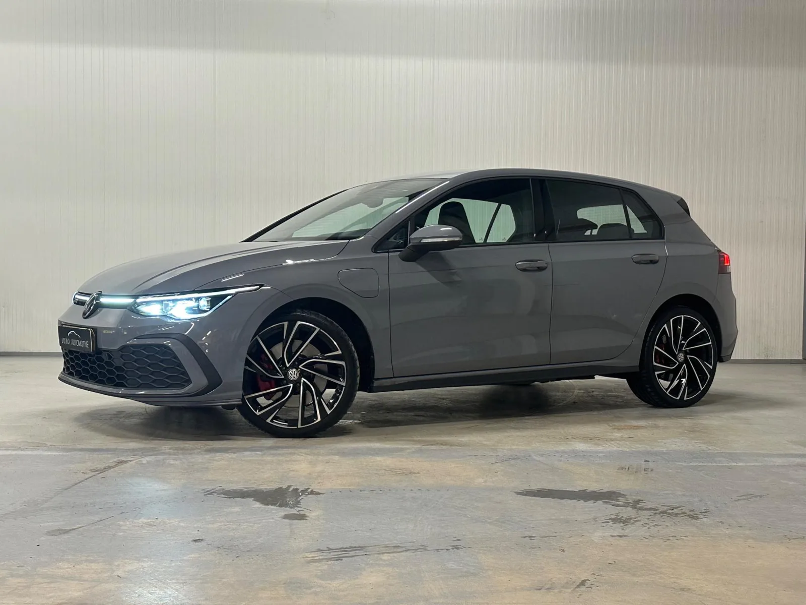 Volkswagen Golf (2021) — foto 1