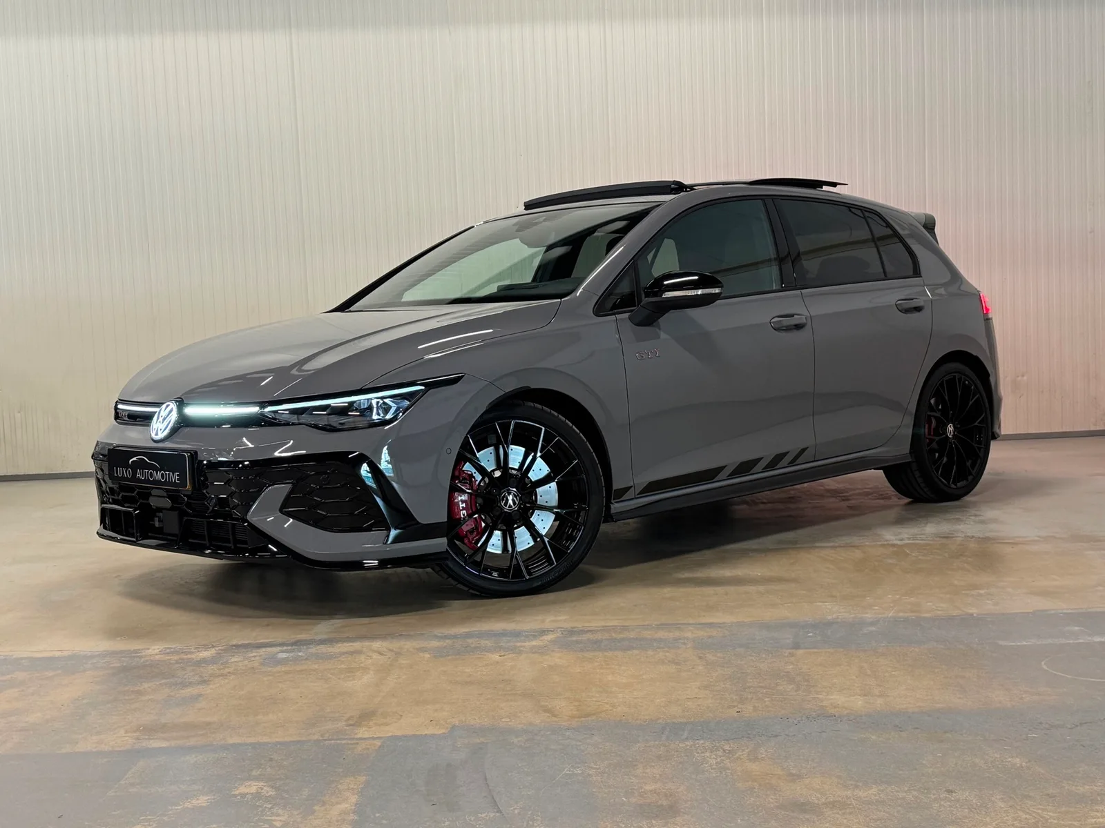 Volkswagen Golf (2025) — foto 1