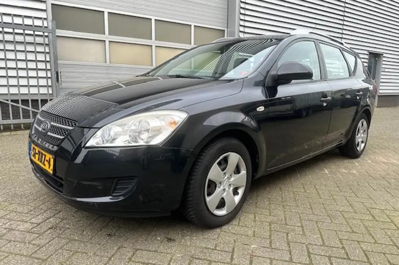 Kia Ceed (2010)