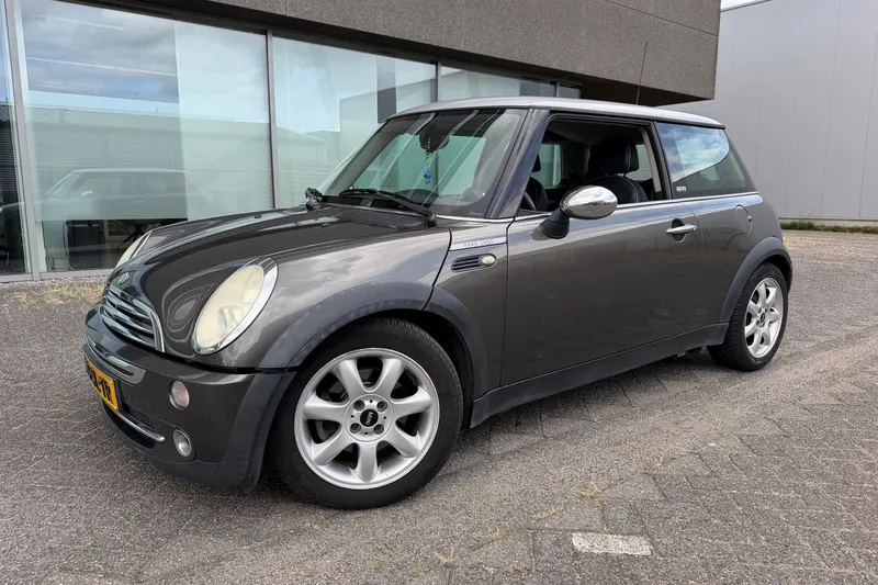 MINI Cooper (2006)