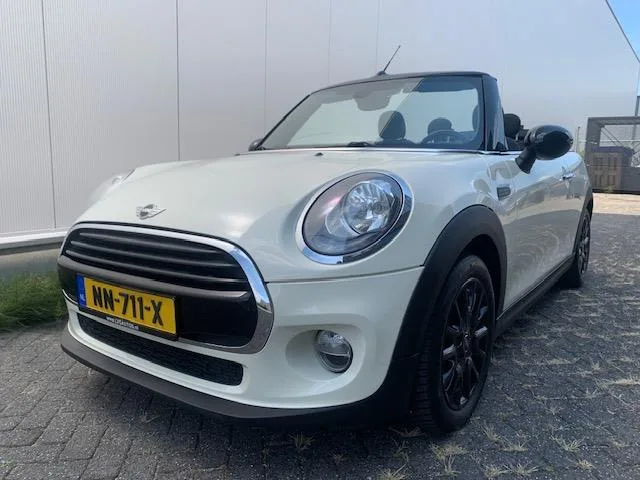 MINI Cabrio (2017) — foto 1