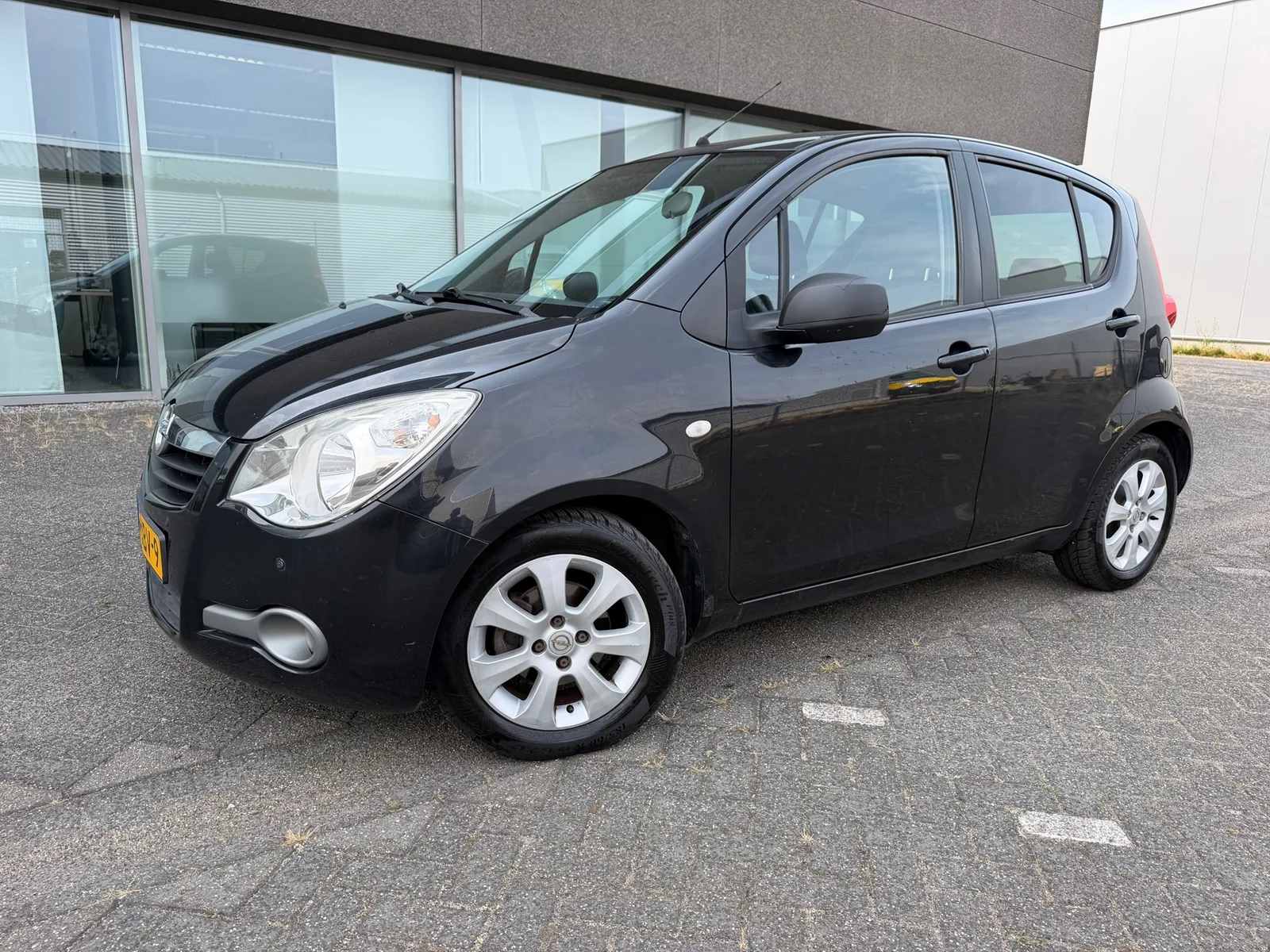 Opel Agila (2009) — foto 1
