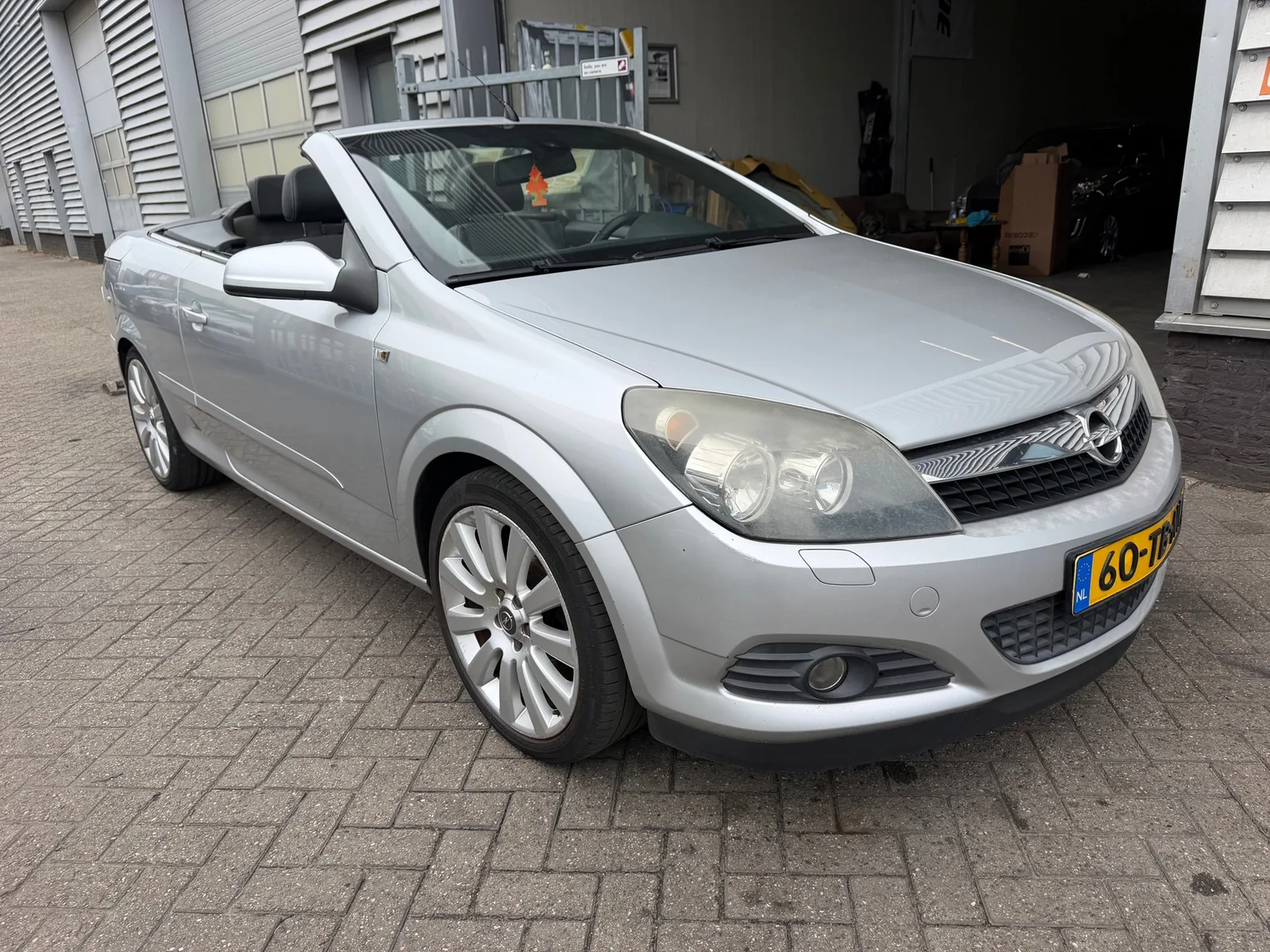 Opel Astra Twin Top (2006) — foto 1