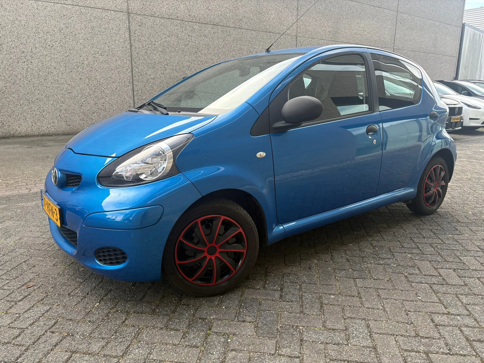 Toyota Aygo (2011) — foto 1