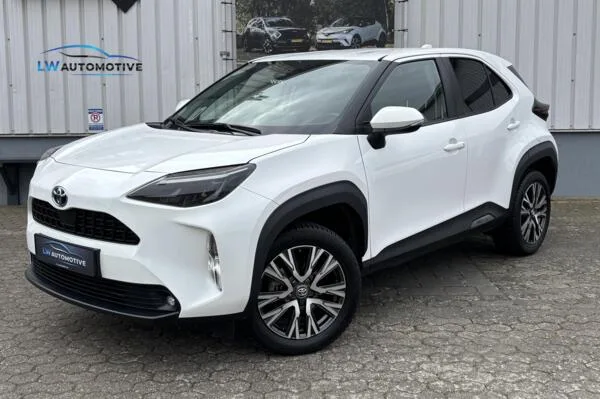 Toyota Yaris (2022) — foto 1
