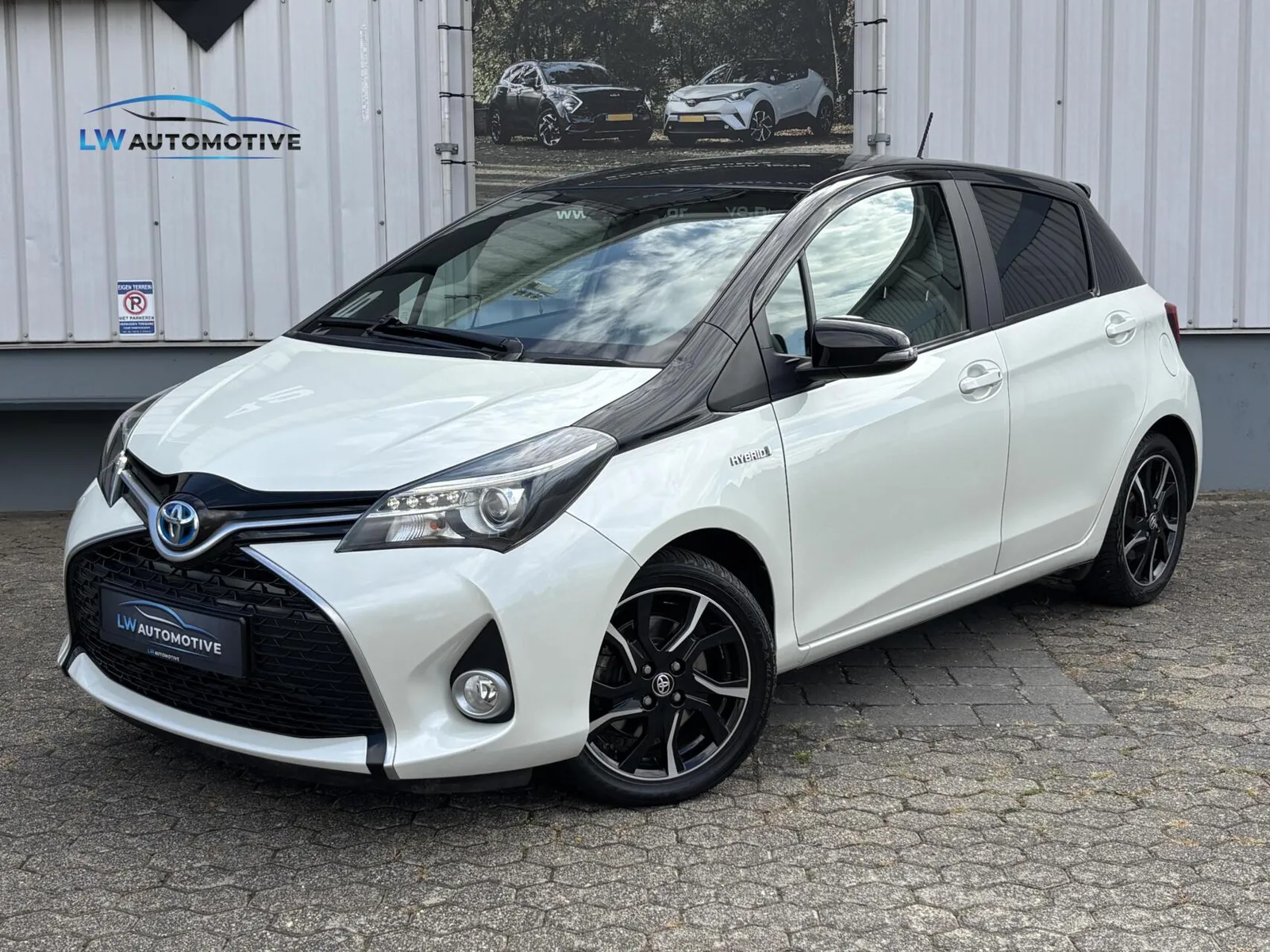 Toyota Yaris (2016) — foto 1