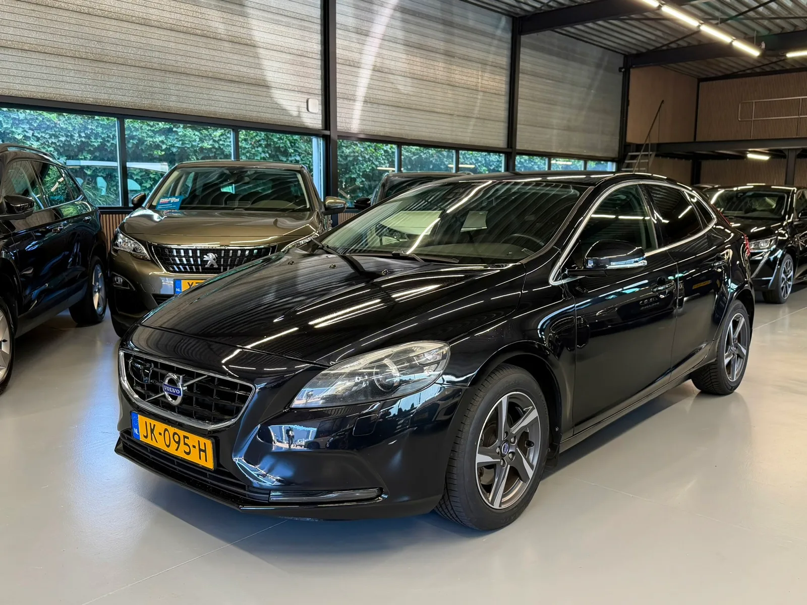 Volvo V40 (2012) — foto 1