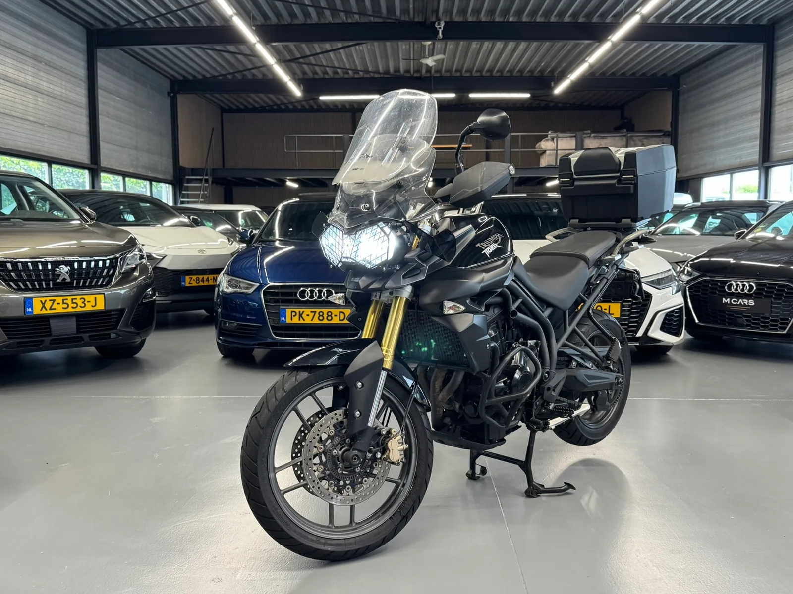 Triumph Tiger 800 (2015) — foto 1