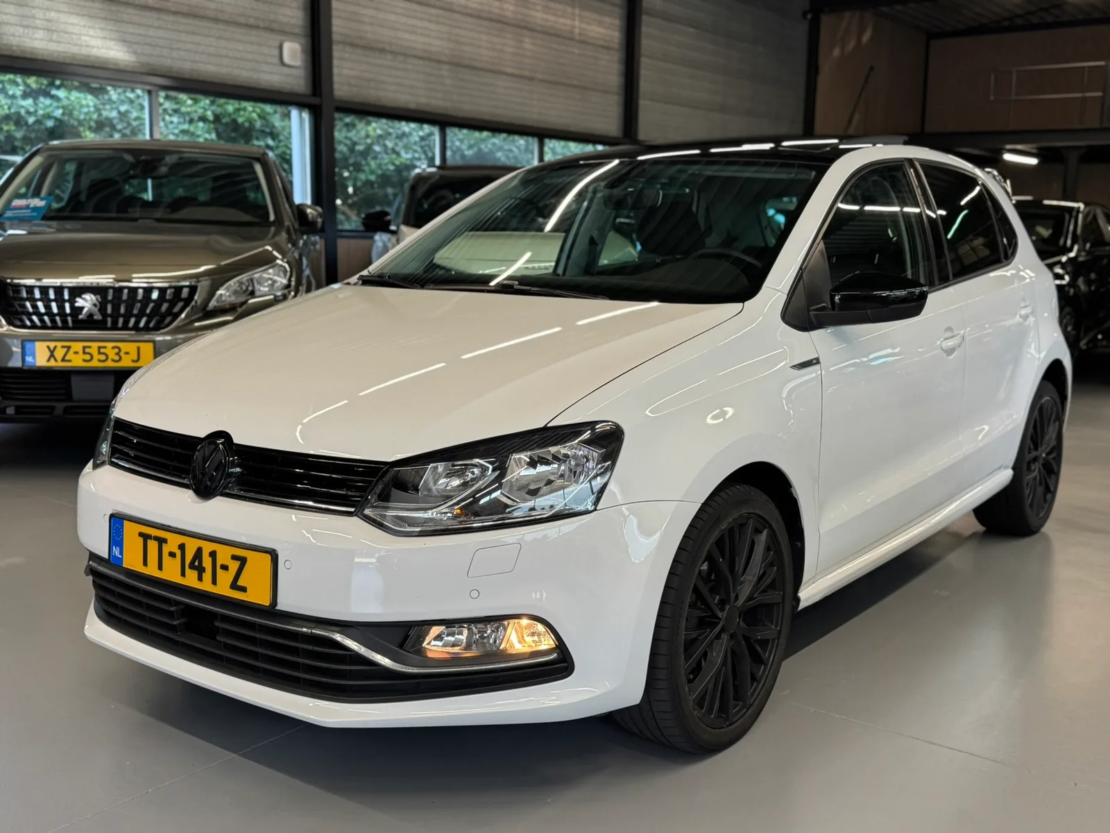 Volkswagen Polo (2015) — foto 1