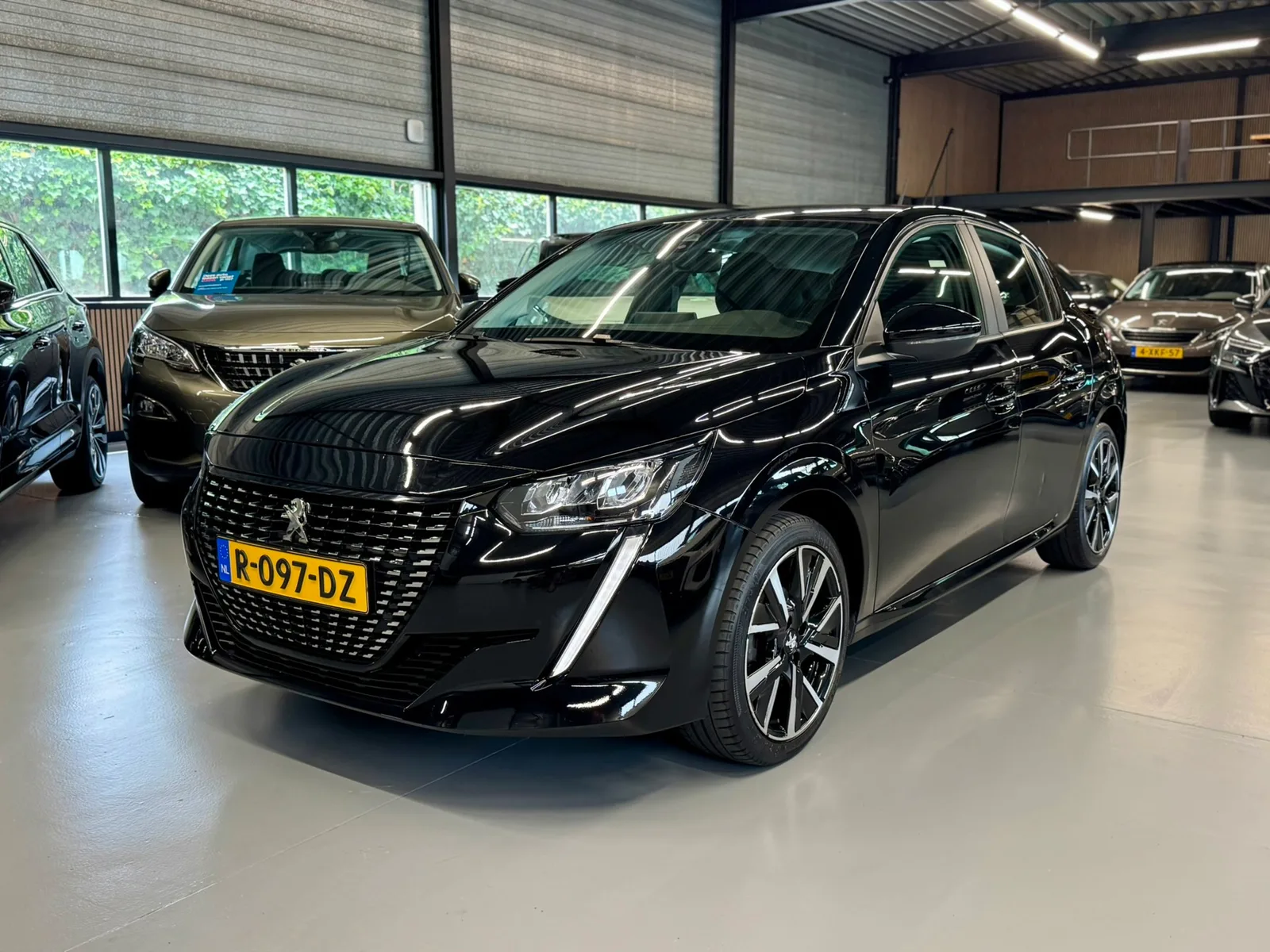 Peugeot 208 (2020) — foto 1