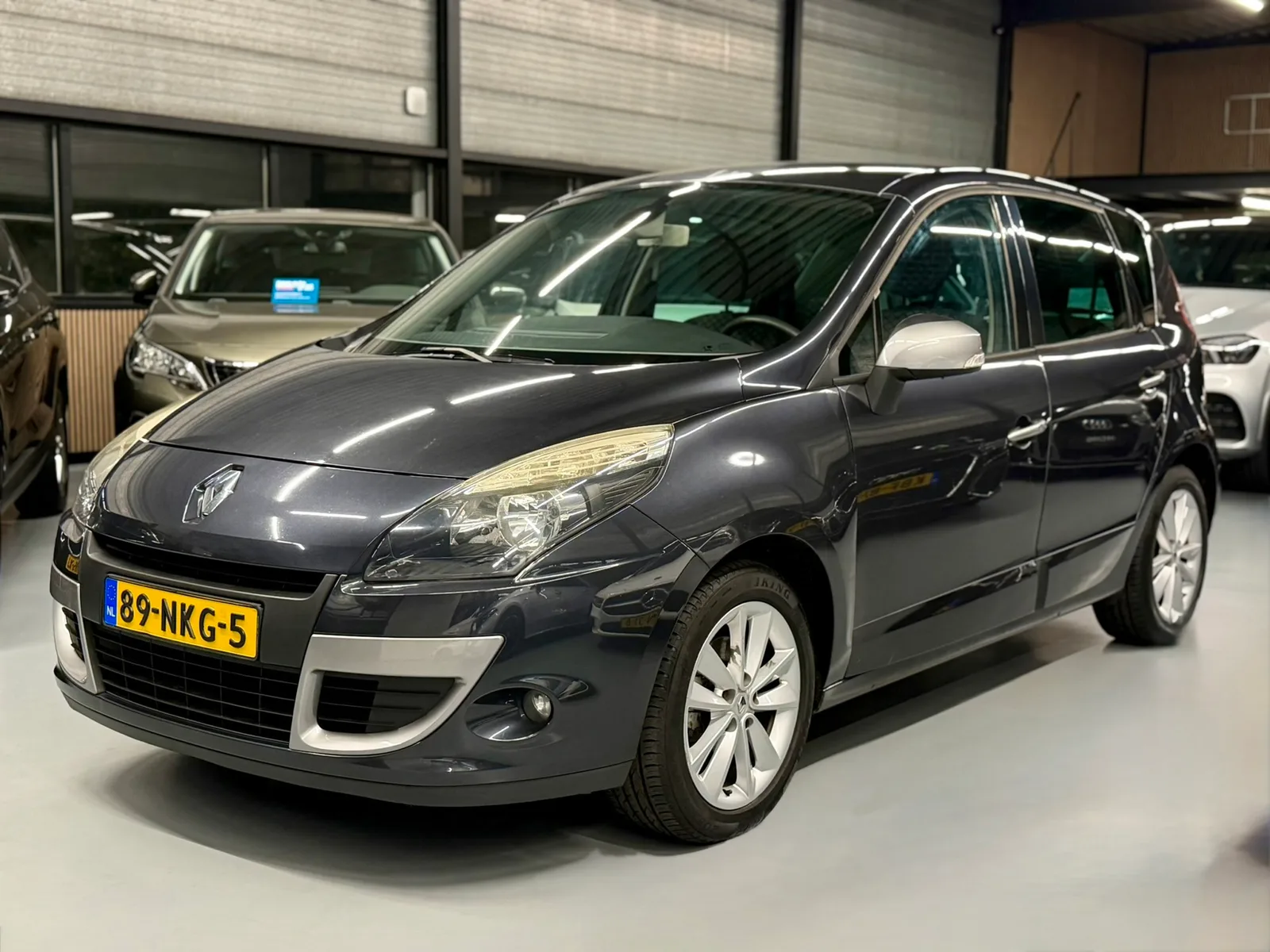 Renault Scénic (2010) — foto 1