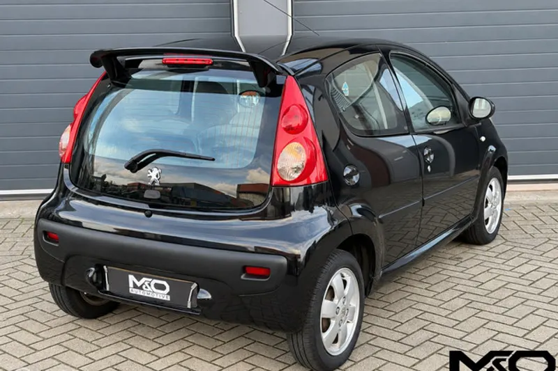 Peugeot 107 (2008)