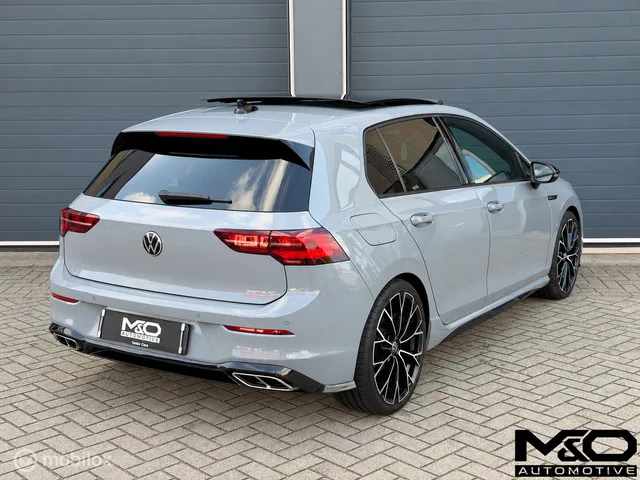 Volkswagen Golf (2020) — foto 1