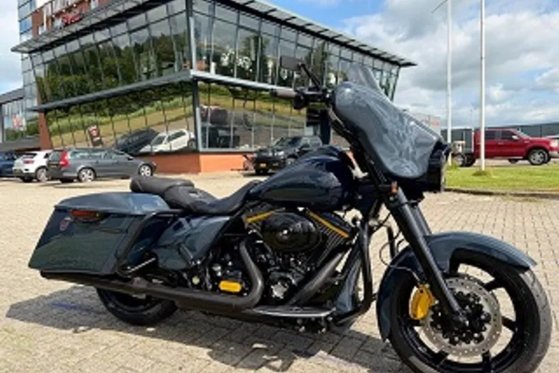 DS 2012 FLHXS STREETGLIDE SPECIAL (2012)