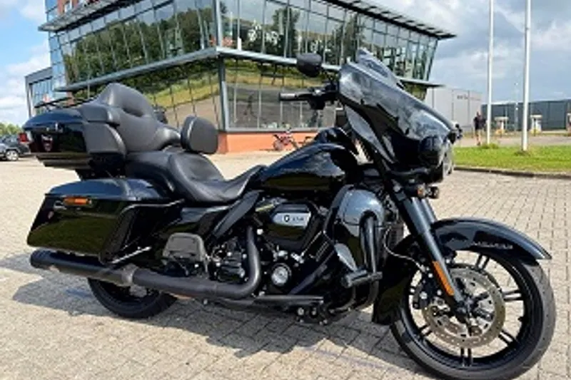 DS 2022 FLHTK STREETGLIDE LIMITED BLACKED OUT (2022)