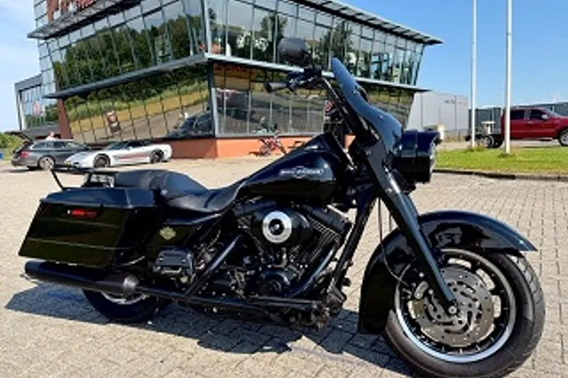 DS FLHR ROADKING ALL BLACK SPECIAL (0)