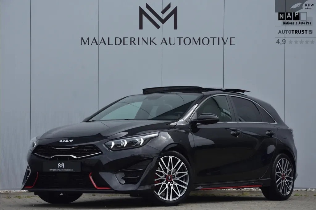 Kia Ceed (2023) — foto 1